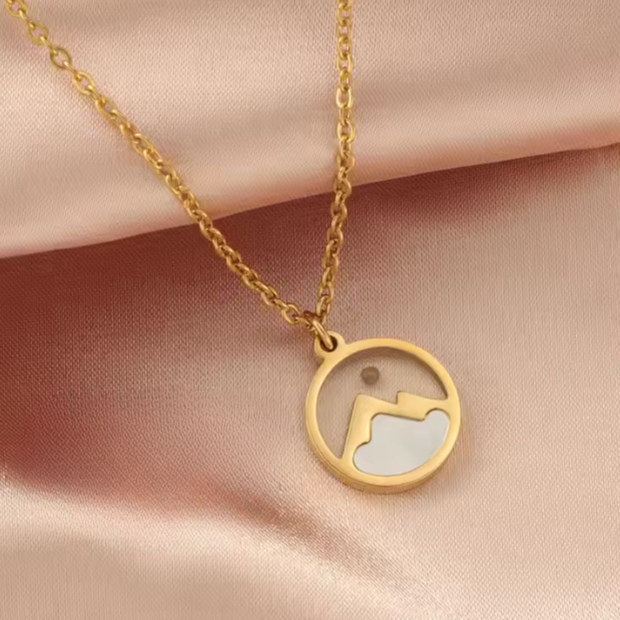 Mustard Seed Faith Mountain Circle Pendant Necklace